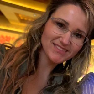 Meet your Posher, Lyndi